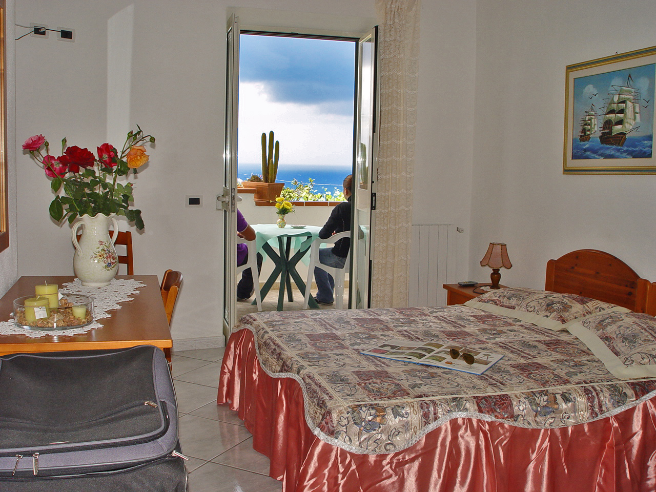 Offerte Hotel Villa Cimmentorosso | Forio | Categoria 3 stelle | Entrata Hotel Villa Cimmento Rosso-Forio-Isola d'Ischia